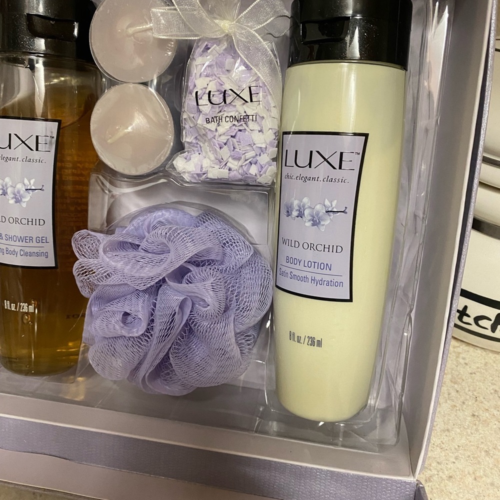 Luxe Wild Orchid Bath & Body Gift Set Spa Bundle Lotion Shower Gel New - Picture 4 of 4